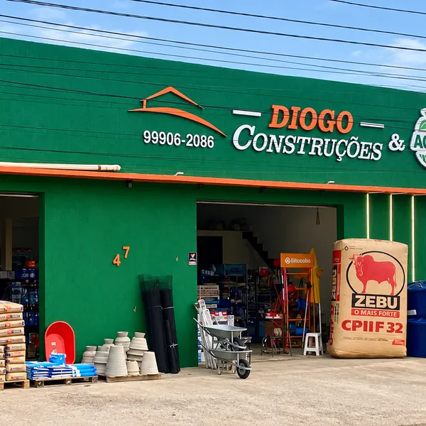 Fachada verde da Diogo Construções e Agro em Arapiraca